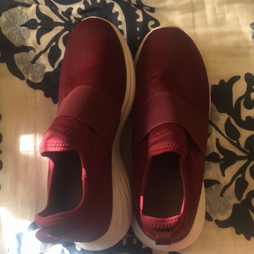 Running shoes,magenta